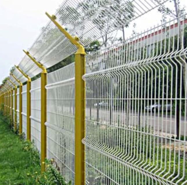 桃型柱護欄網(wǎng) 美化與防護并重的圍欄設(shè)施