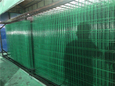 鐵藝護欄網(wǎng) 安全與美觀兼具的圍欄設(shè)施